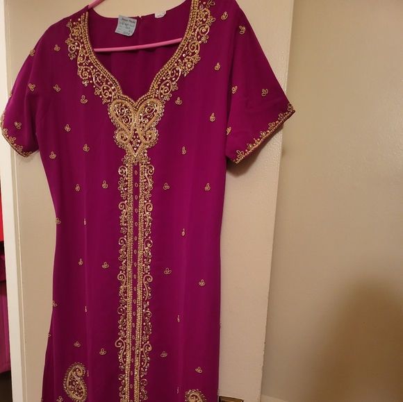 Indian gold embroidered tunic set with tunic, pants and scarf hot pink one size - Picture 3 of 16